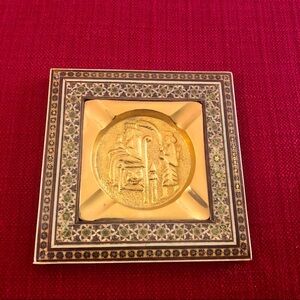 Kings of Persepolis artifact,cigarettes ashtray